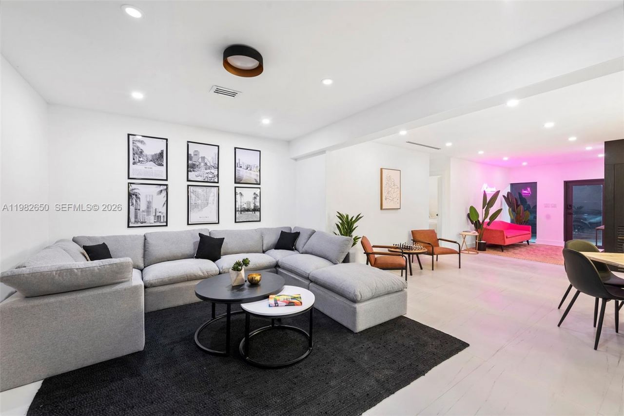 995 NE 107th St, Miami, FL 33161 Photo