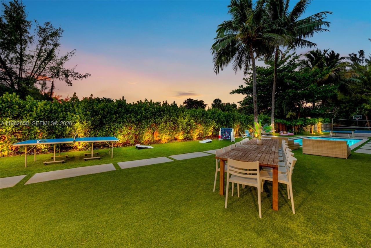 995 NE 107th St, Miami, FL 33161 Photo