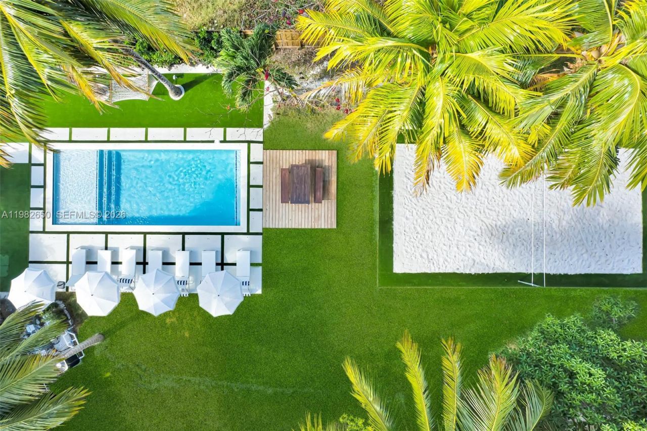 995 NE 107th St, Miami, FL 33161 Photo