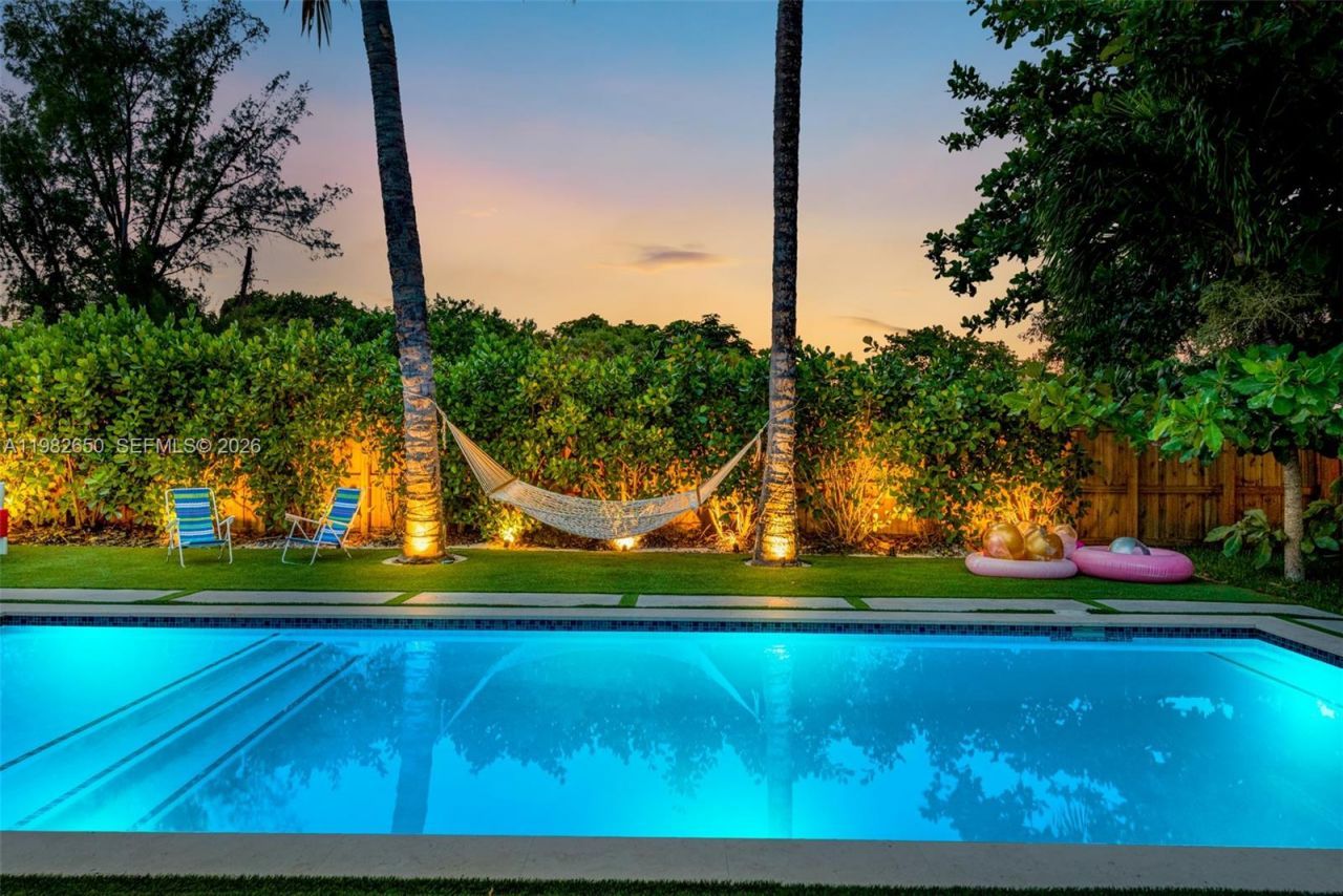 995 NE 107th St, Miami, FL 33161 Photo