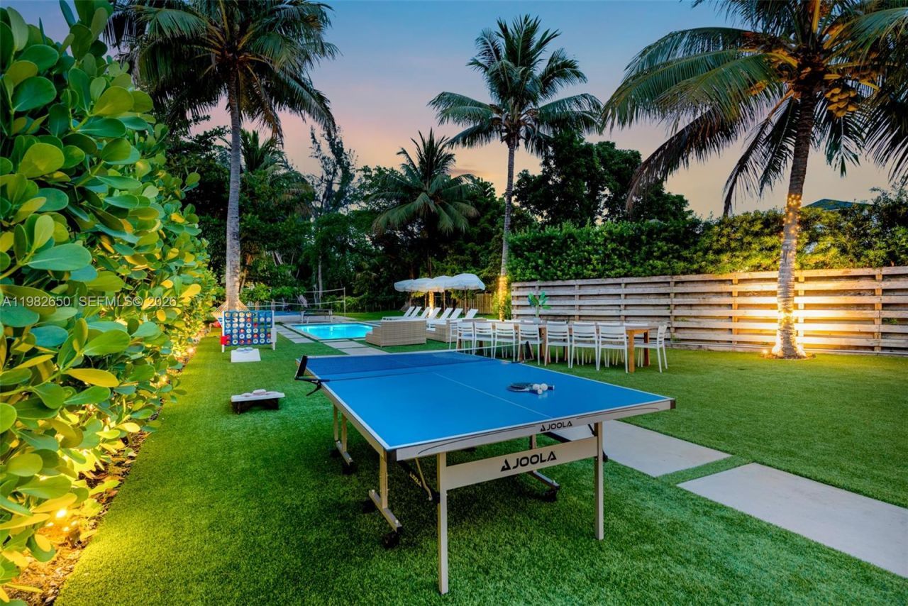 995 NE 107th St, Miami, FL 33161 Photo