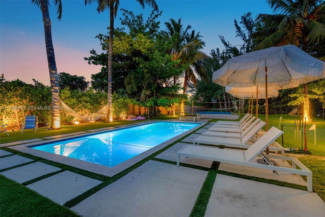 995 NE 107th St, Miami, FL 33161 Photo