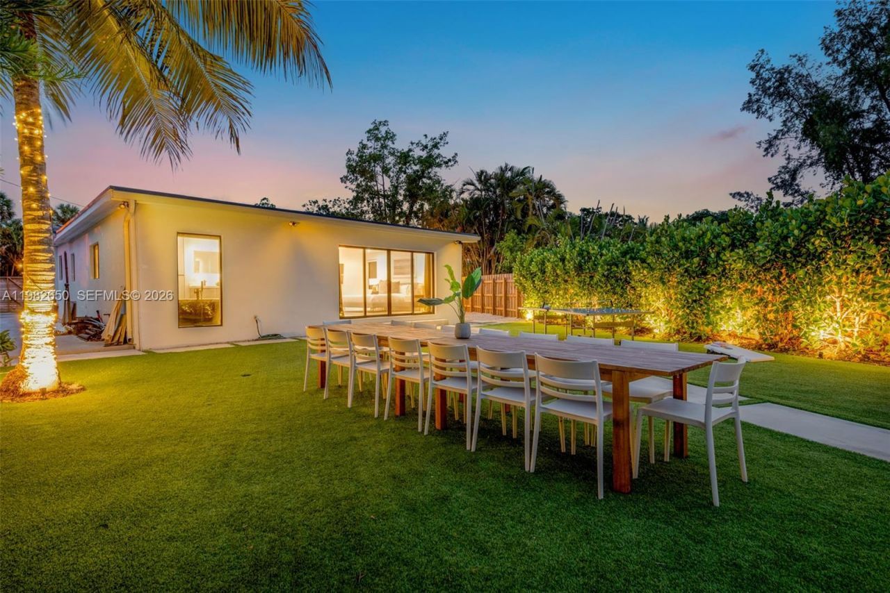 995 NE 107th St, Miami, FL 33161 Photo