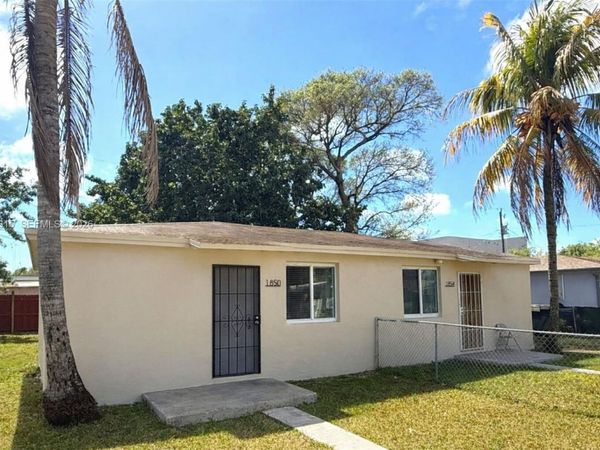 1850 NW 74th St , Unit 1850, Miami, FL 33147