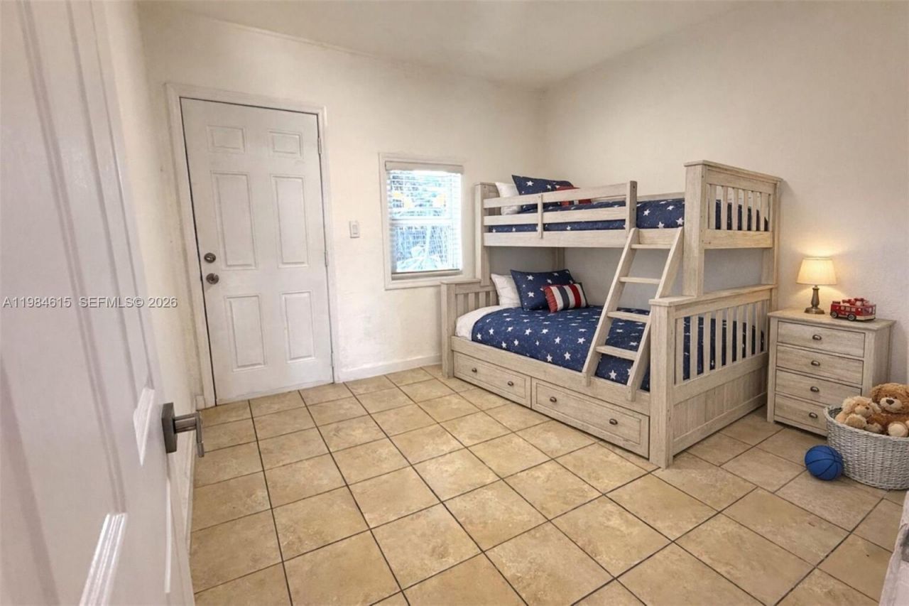 1850 NW 74th St , Unit 1850, Miami, FL 33147 Photo