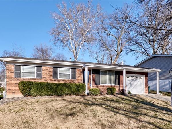 429 Fairview Court, Ballwin, MO 63021