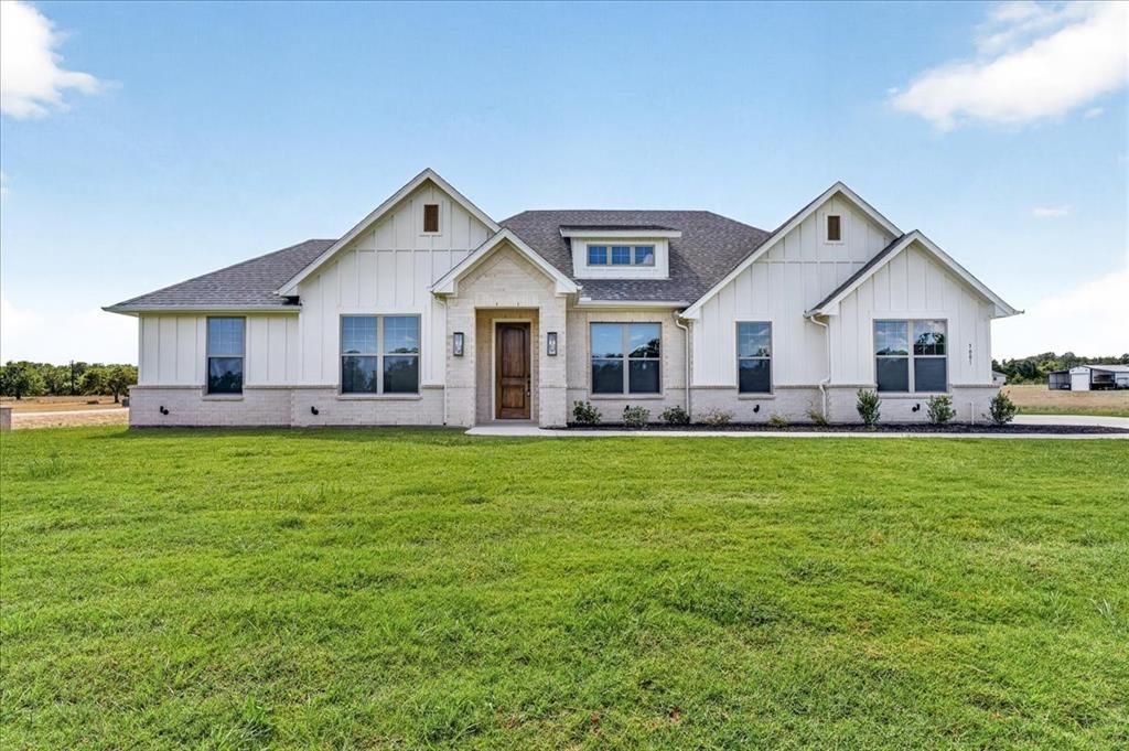 3001 Arabian Court, Springtown, TX 76082 Main Photo