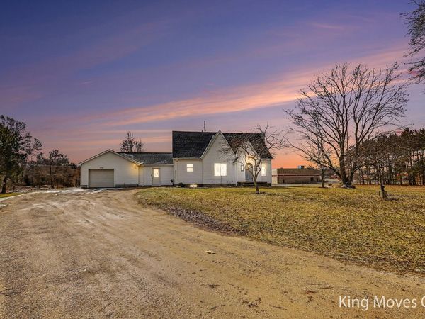 6703 Middleton Drive, Greenville, MI 48838