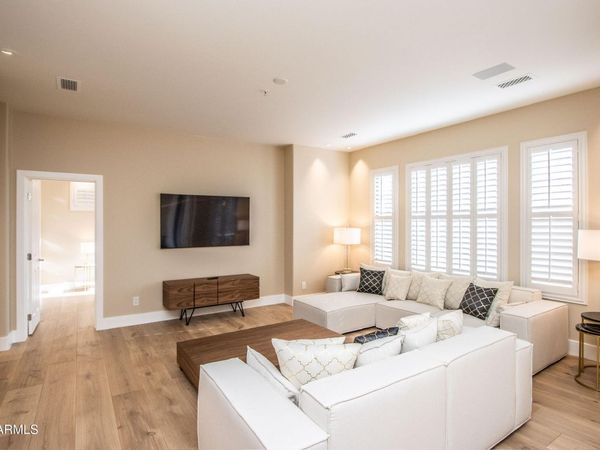 7445 E EAGLE CREST Drive, Unit 1068, Mesa, AZ 85207