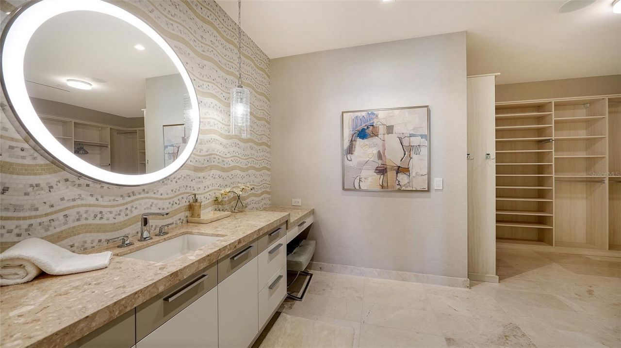 1561 Gulf Of Mexico Drive , Unit 304, Longboat Key, FL 34228 Photo