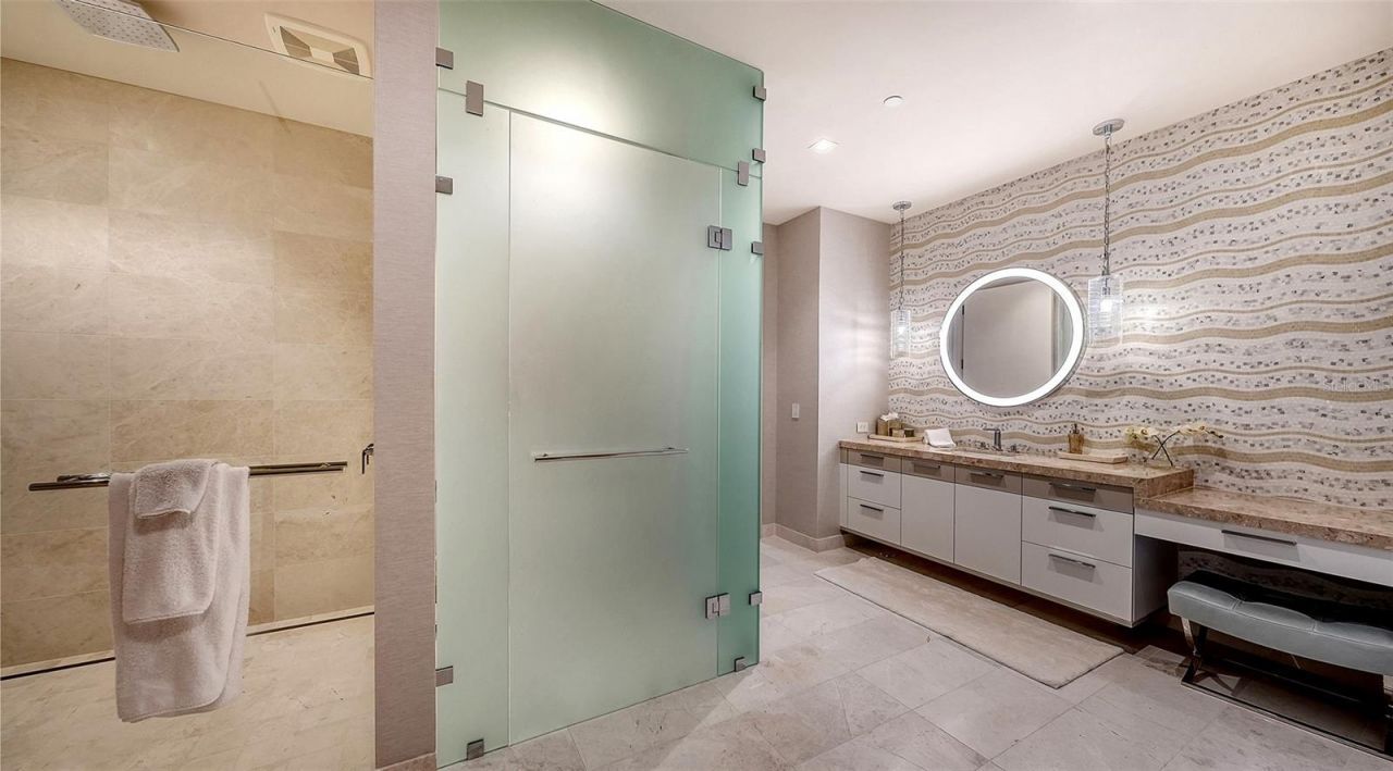 1561 Gulf Of Mexico Drive , Unit 304, Longboat Key, FL 34228 Photo