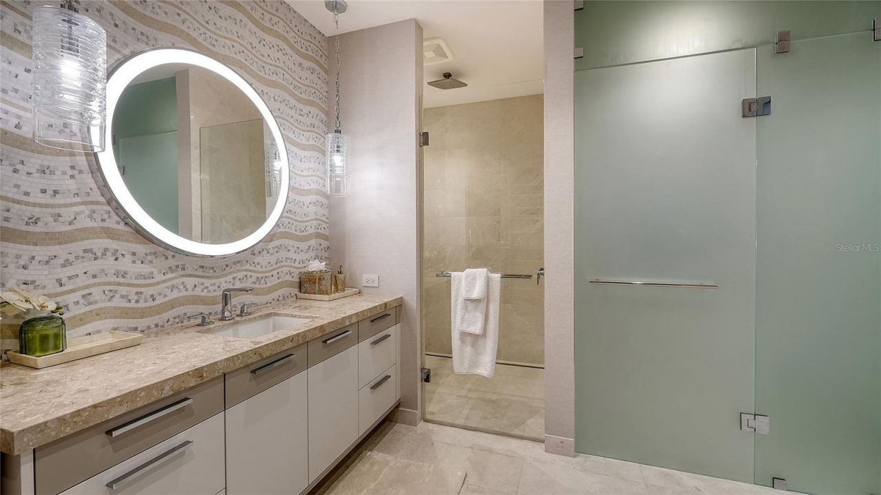 1561 Gulf Of Mexico Drive , Unit 304, Longboat Key, FL 34228 Photo