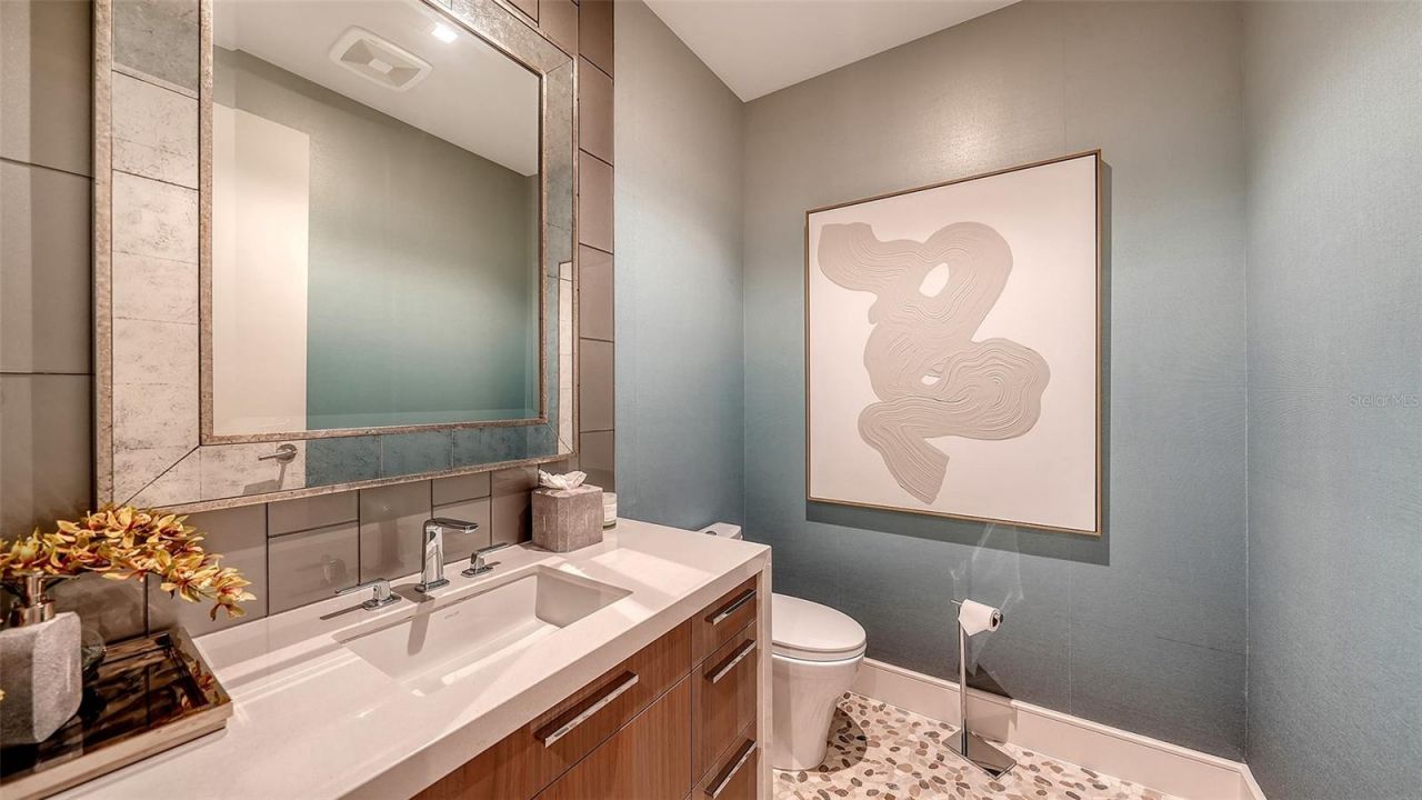 1561 Gulf Of Mexico Drive , Unit 304, Longboat Key, FL 34228 Photo