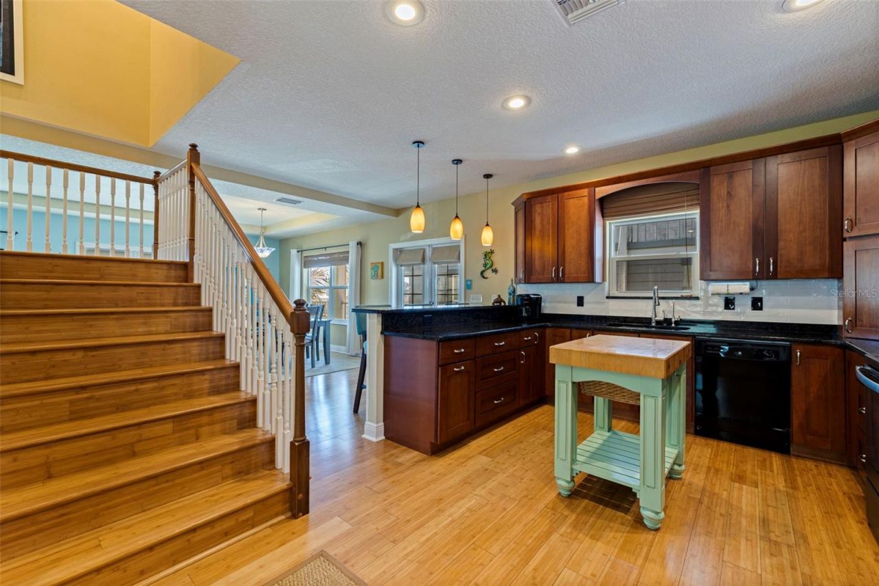 5429 Essex Avenue S, Gulfport, FL 33707 Photo