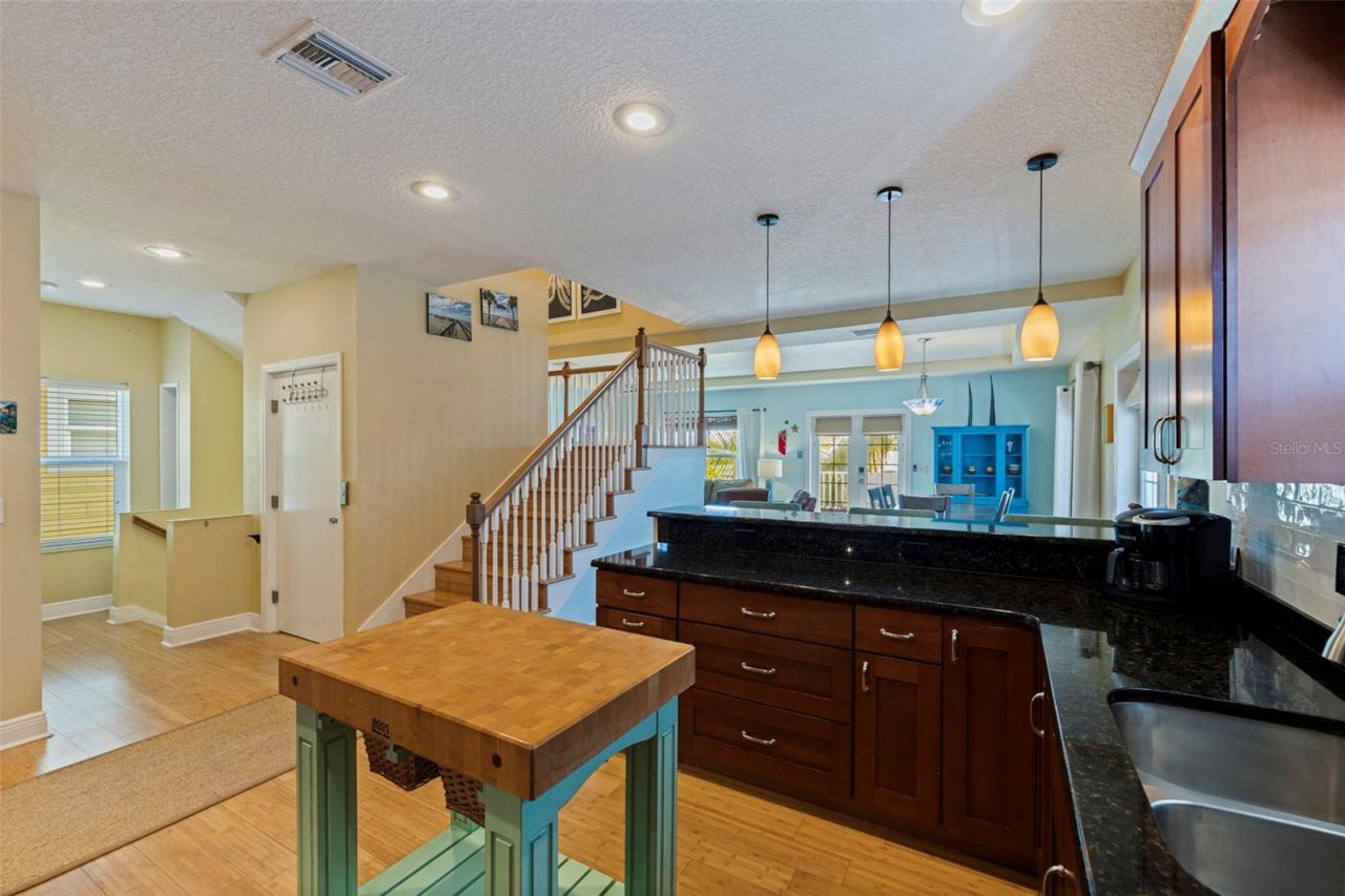 5429 Essex Avenue S, Gulfport, FL 33707 Photo