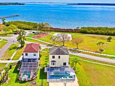 402 SHORE DRIVE W, OLDSMAR, FL 34677