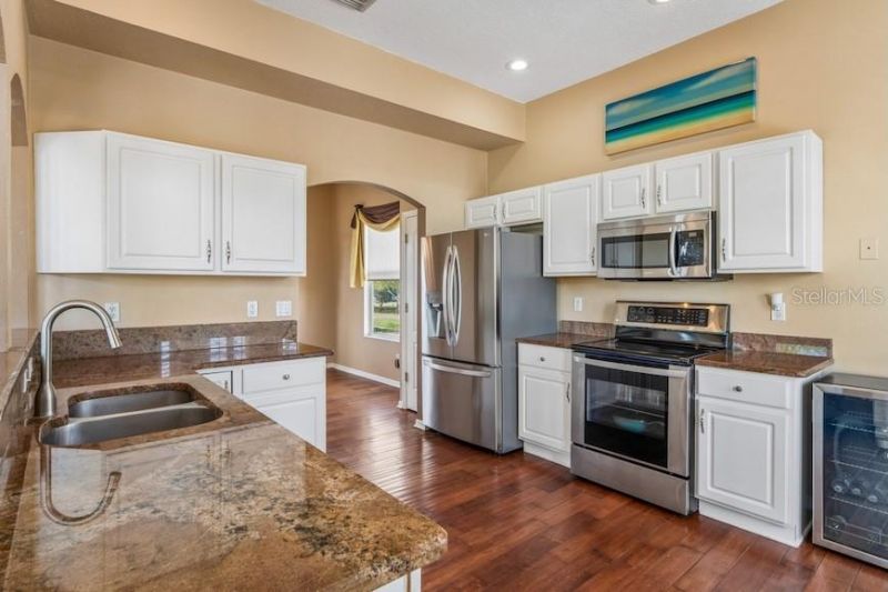 402 Shore Drive W, Oldsmar, FL 34677 Photo