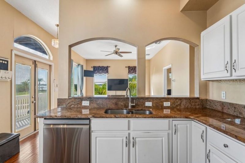 402 Shore Drive W, Oldsmar, FL 34677 Photo