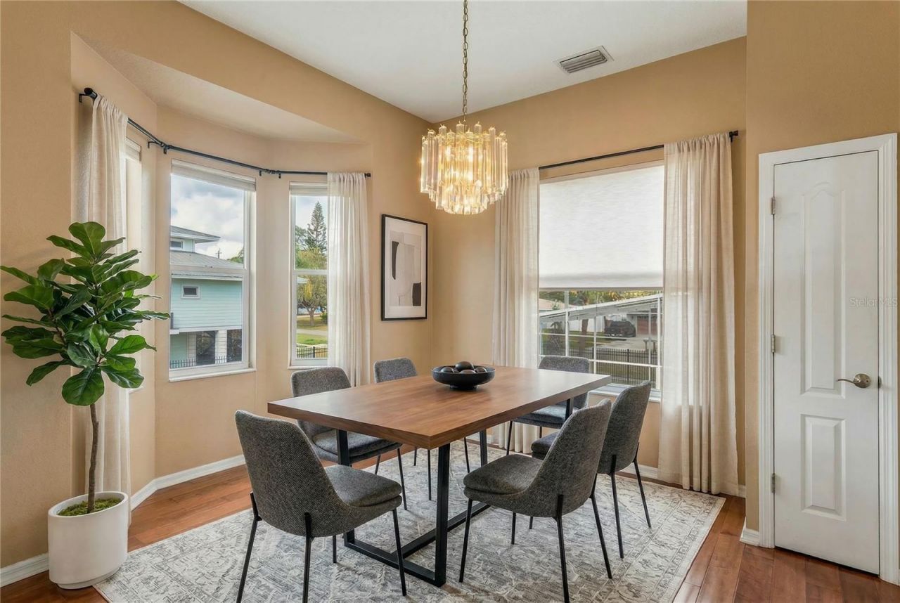 402 Shore Drive W, Oldsmar, FL 34677 Photo