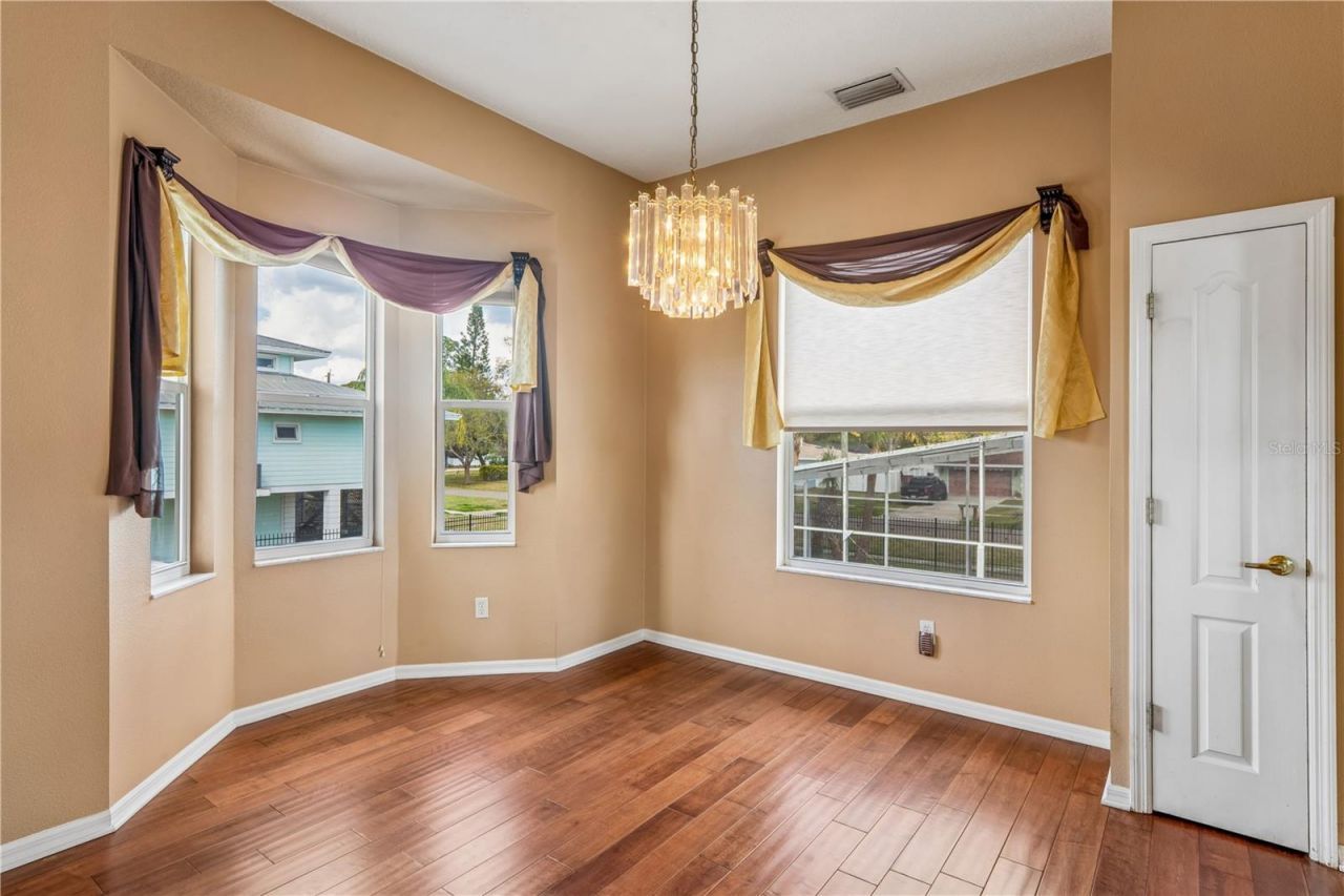 402 Shore Drive W, Oldsmar, FL 34677 Photo