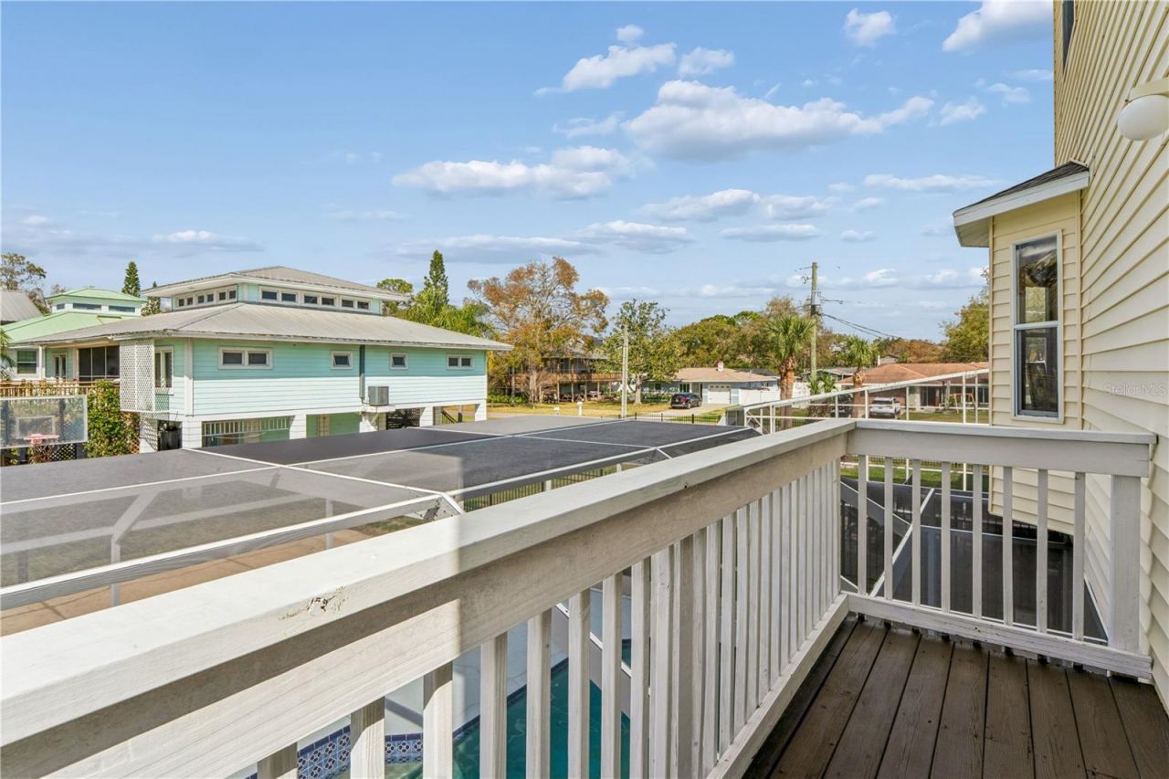 402 Shore Drive W, Oldsmar, FL 34677 Photo