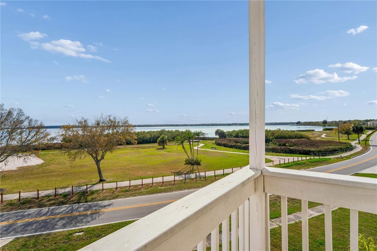402 Shore Drive W, Oldsmar, FL 34677 Photo