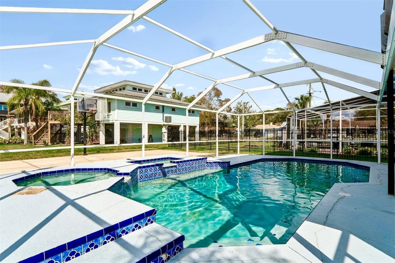 402 Shore Drive W, Oldsmar, FL 34677 Photo