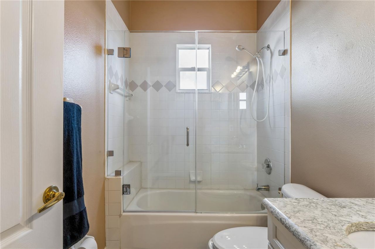 402 Shore Drive W, Oldsmar, FL 34677 Photo