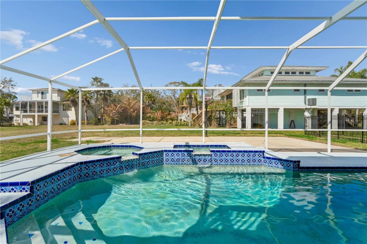 402 Shore Drive W, Oldsmar, FL 34677 Photo