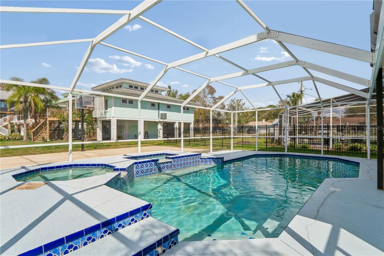 402 Shore Drive W, Oldsmar, FL 34677 Photo