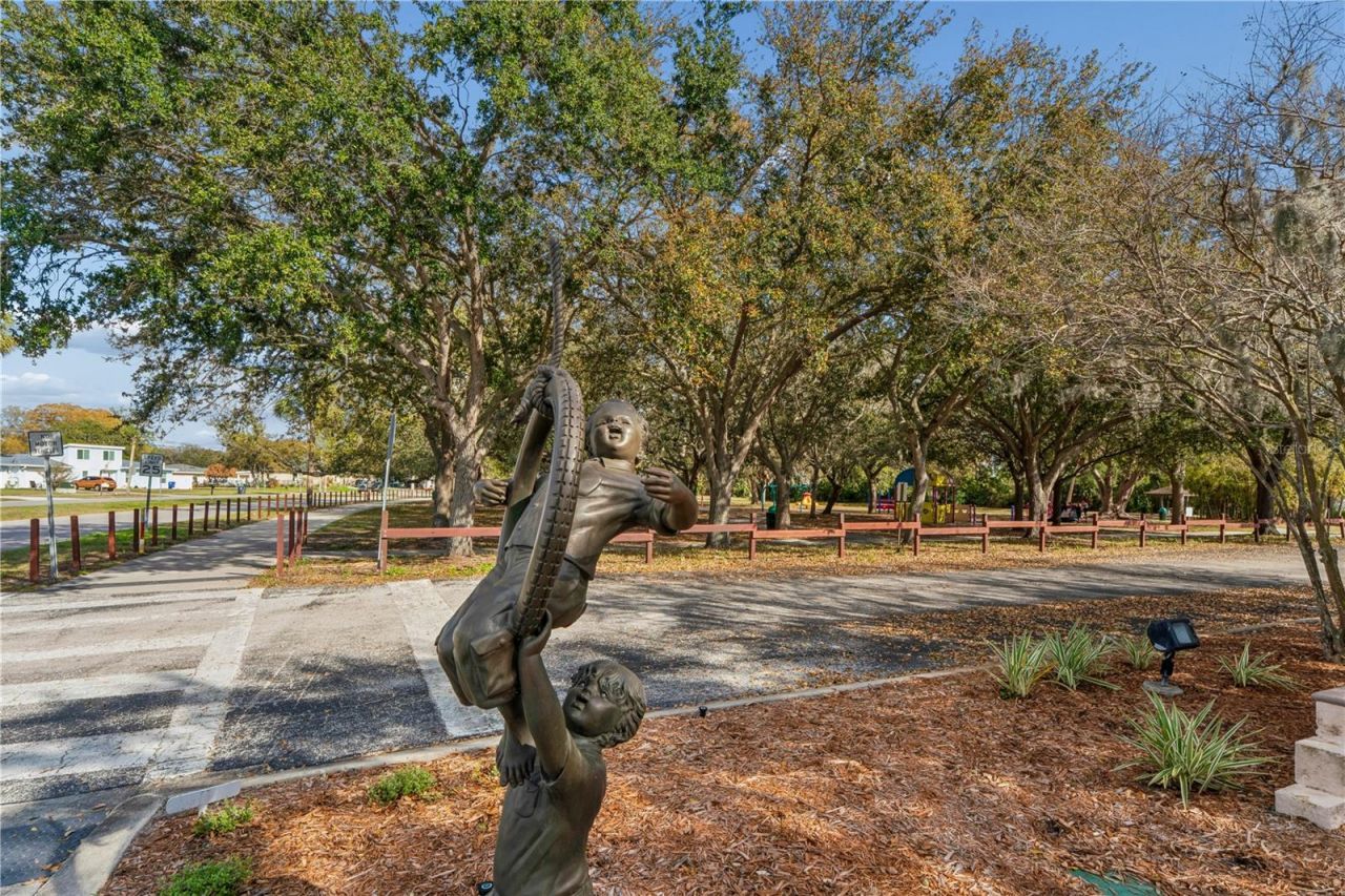 402 Shore Drive W, Oldsmar, FL 34677 Photo