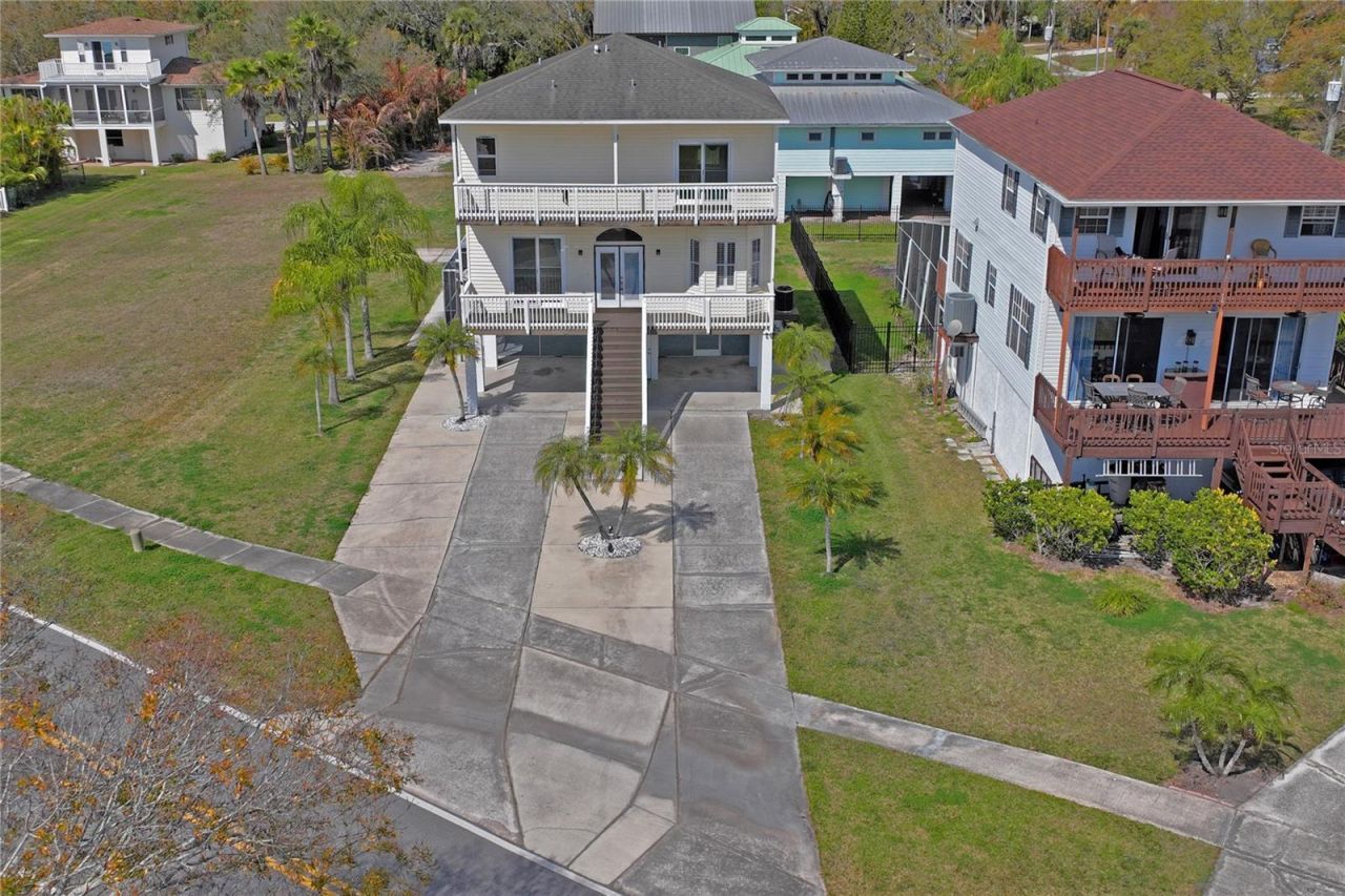 402 Shore Drive W, Oldsmar, FL 34677 Photo