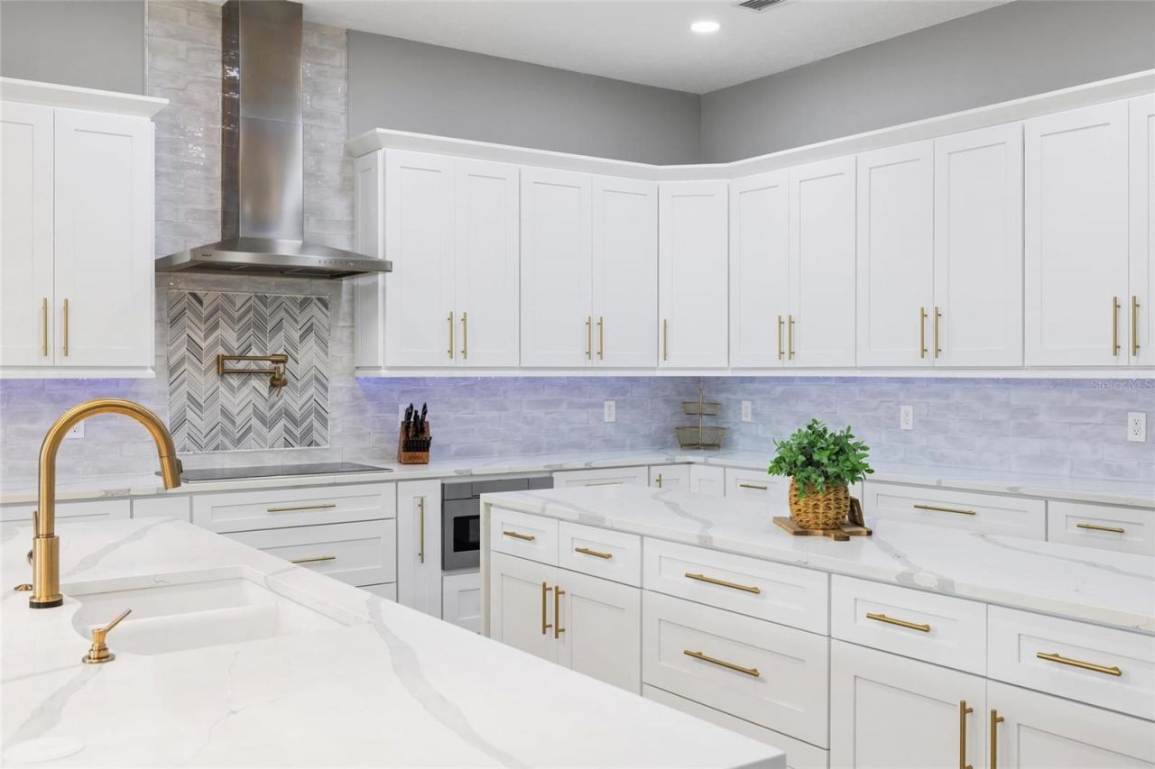 9810 Compass Point Way, Tampa, FL 33615 Photo