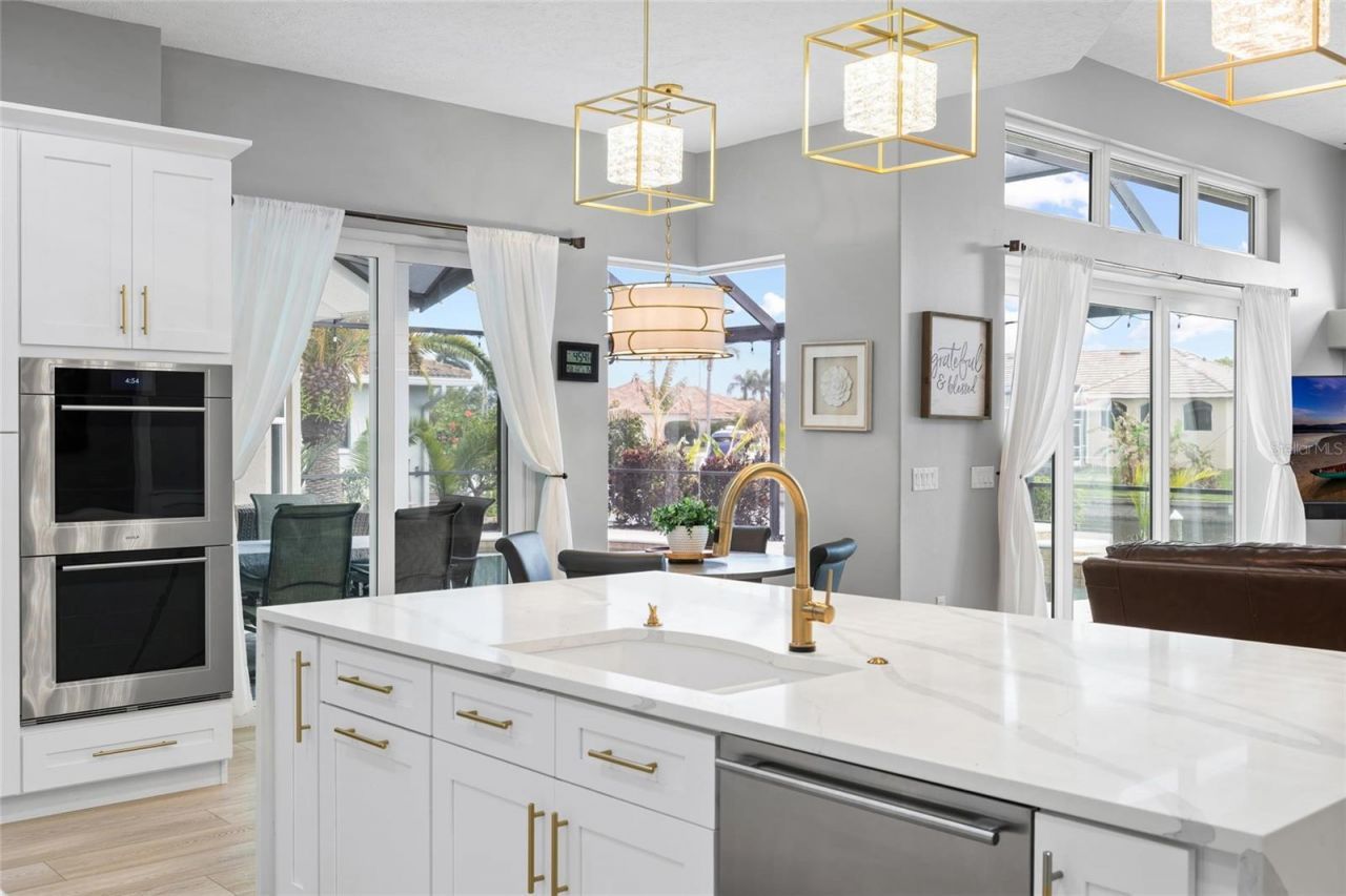 9810 Compass Point Way, Tampa, FL 33615 Photo