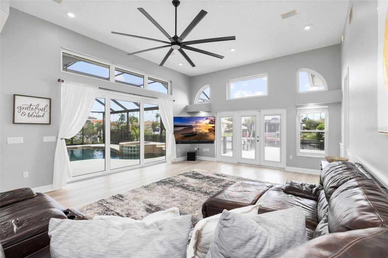 9810 Compass Point Way, Tampa, FL 33615 Photo