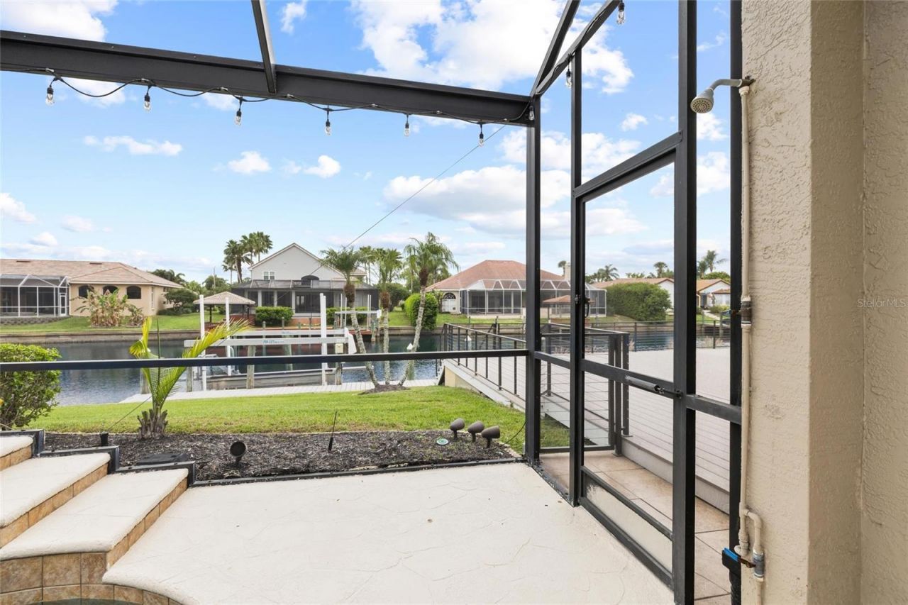 9810 Compass Point Way, Tampa, FL 33615 Photo