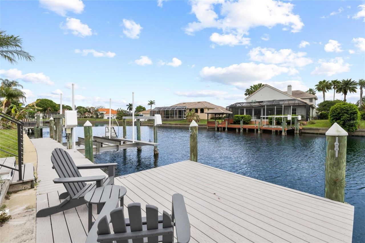 9810 Compass Point Way, Tampa, FL 33615 Photo