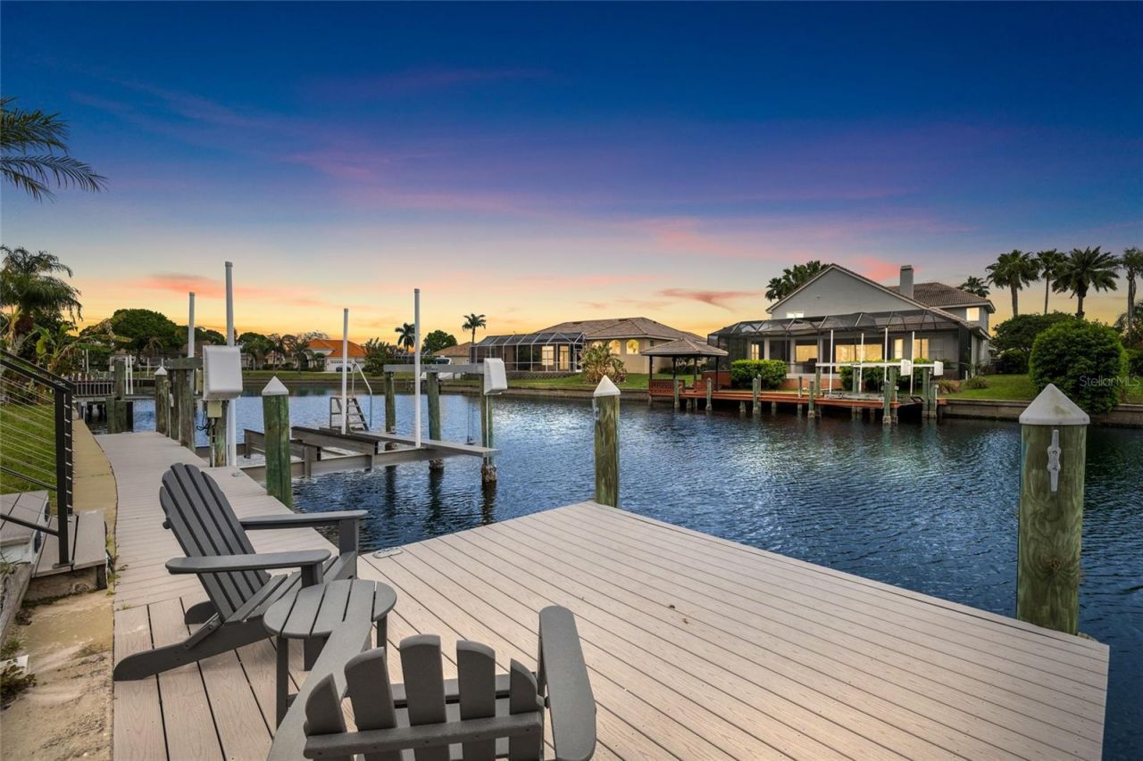 9810 Compass Point Way, Tampa, FL 33615 Photo