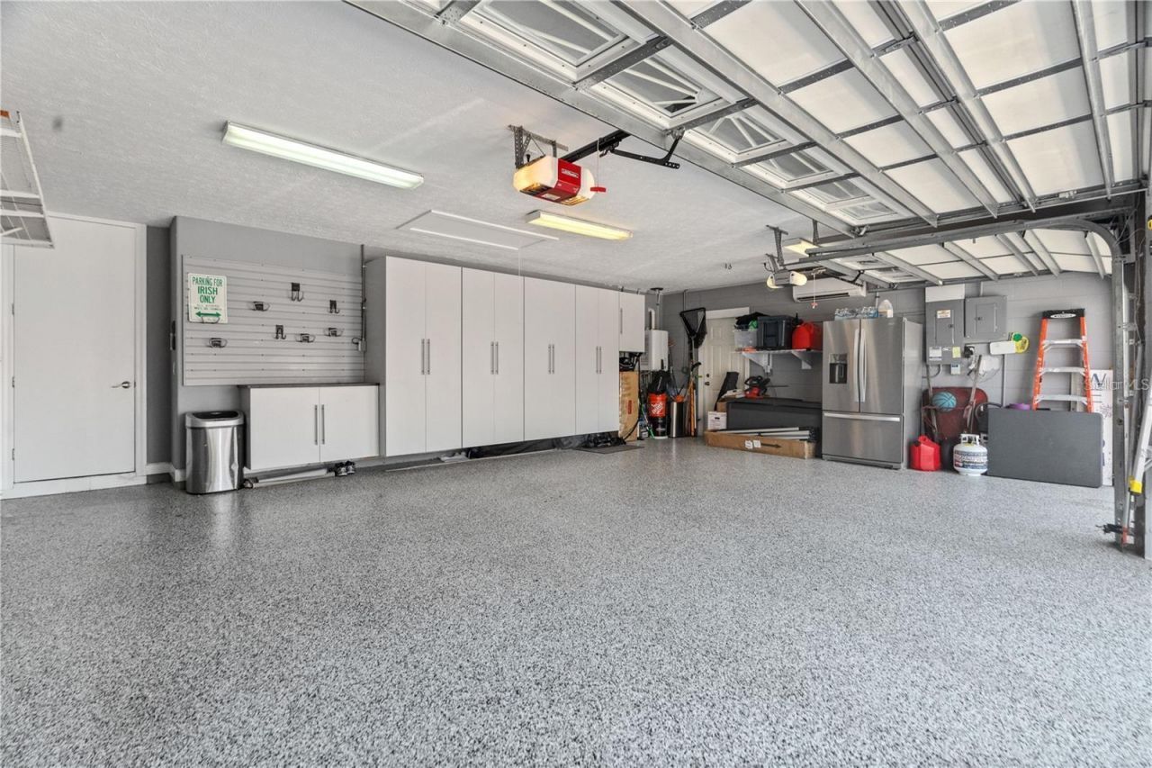 9810 Compass Point Way, Tampa, FL 33615 Photo