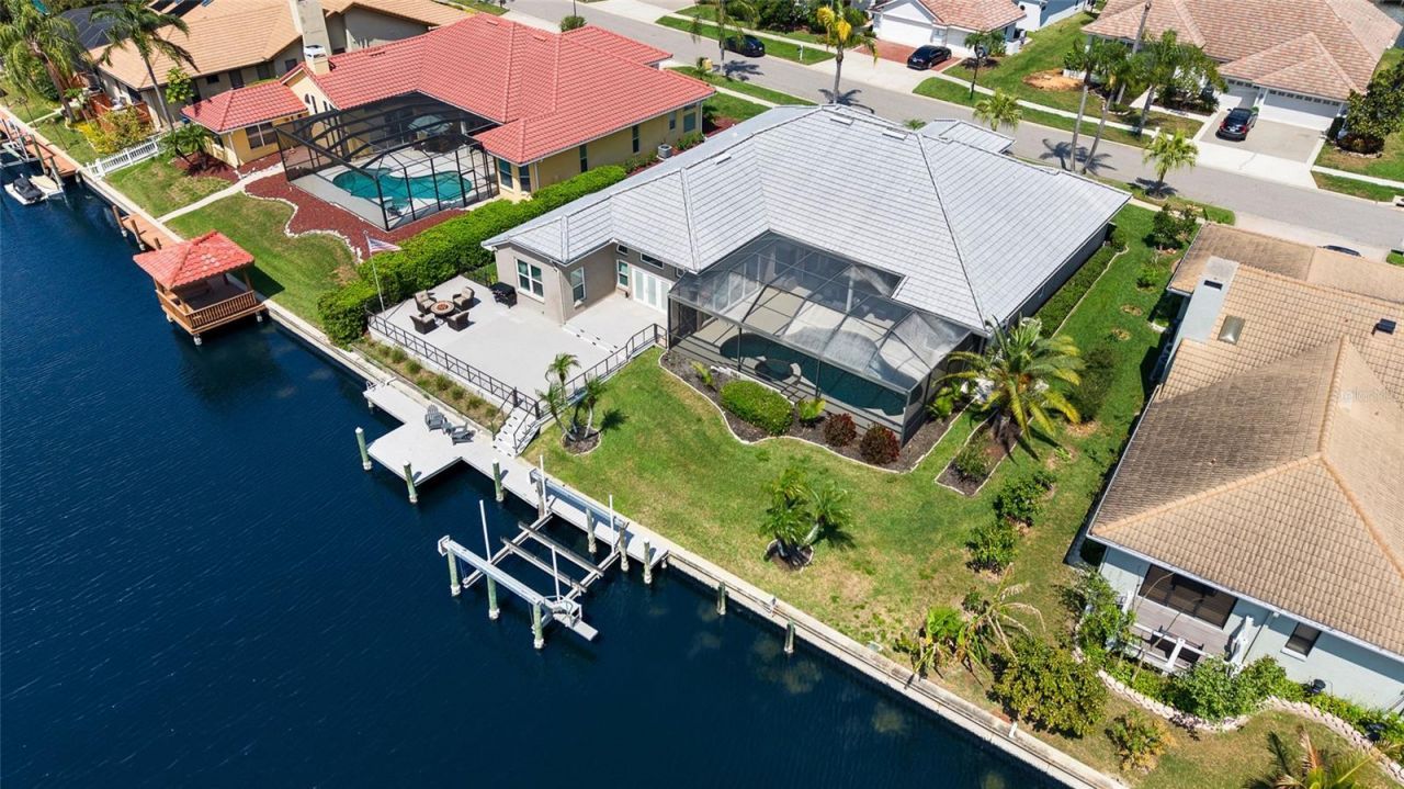 9810 Compass Point Way, Tampa, FL 33615 Photo