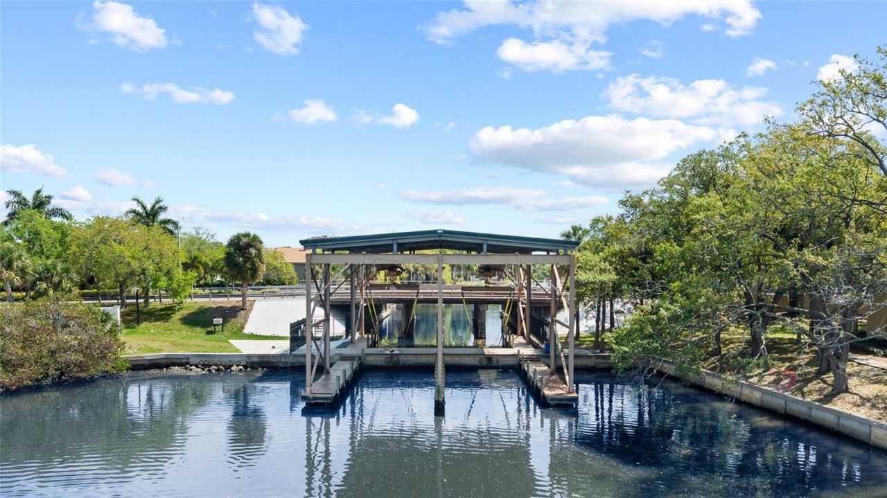 9810 Compass Point Way, Tampa, FL 33615 Photo