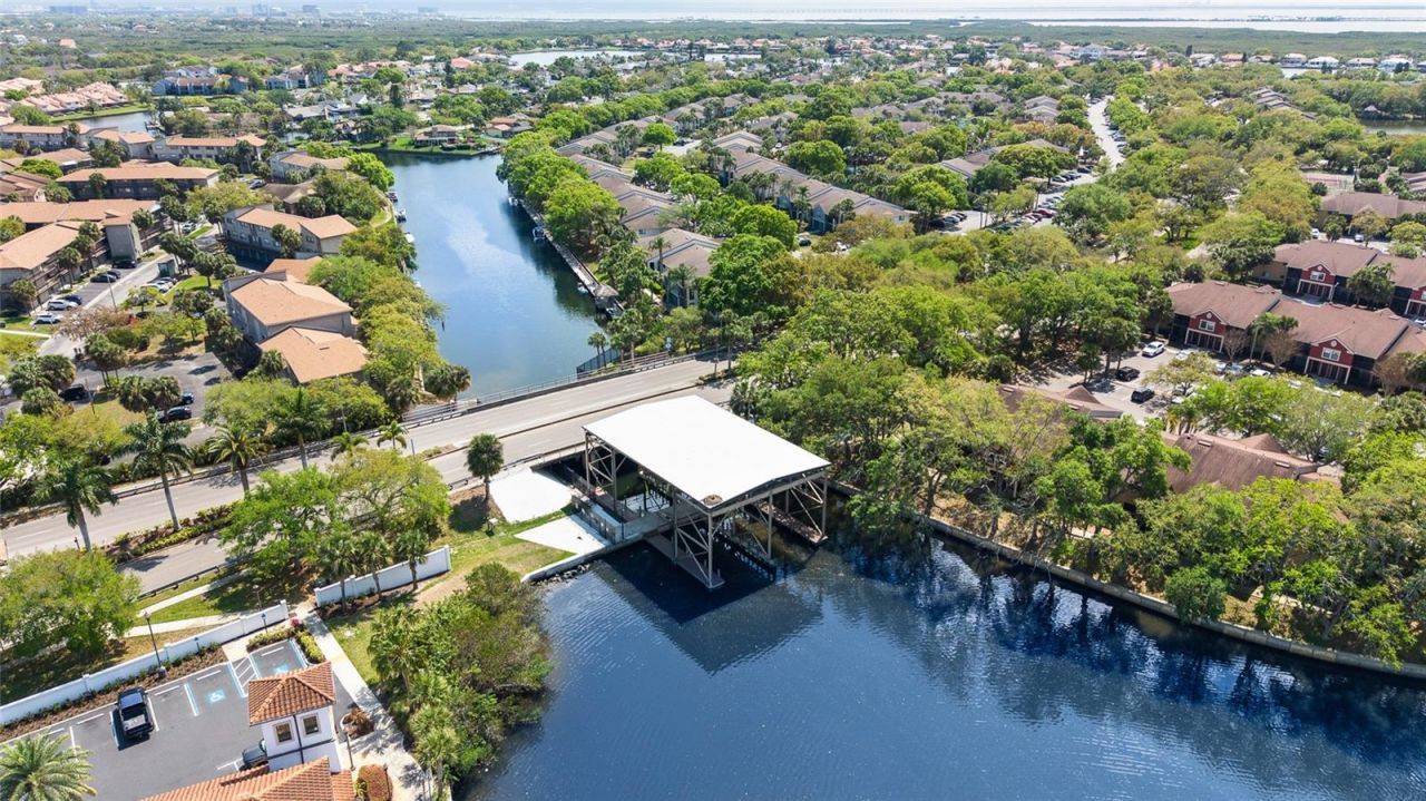 9810 Compass Point Way, Tampa, FL 33615 Photo