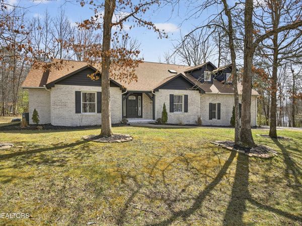 204 Meadowview Drive, Crossville, TN 38558