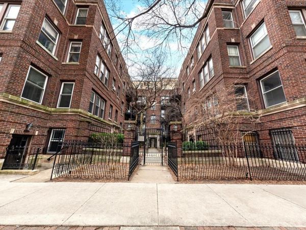 3640 N Pine Grove Avenue, Unit 1W, Chicago, IL 60613