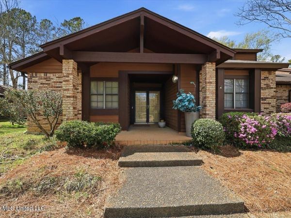 5 Shore Drive, Clinton, MS 39056