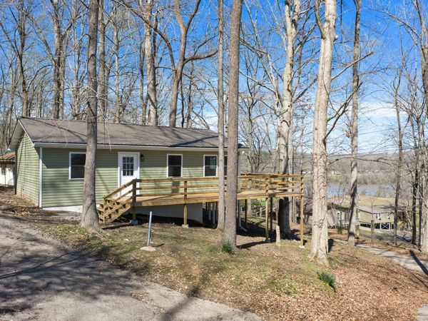 159 Hanklochte Dr , Decaturville, TN 38329