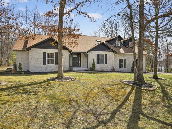 204 Meadowview Dr, Crossville, TN 38558