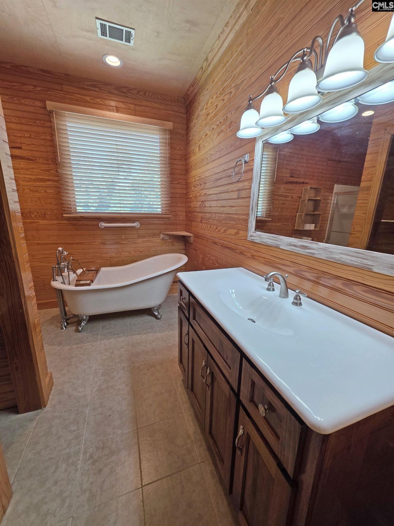 708 Gum Swamp Road Photo 16