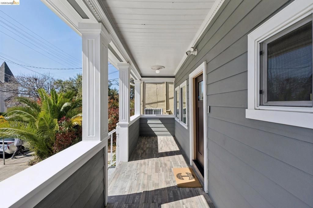 812 37th St, Oakland, CA 94608 Main Photo