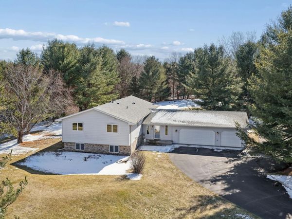 725 Packer Drive, Hudson, WI 54016